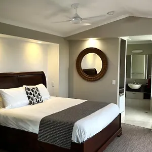 Of The Hill Bed & Breakfast Maleny
