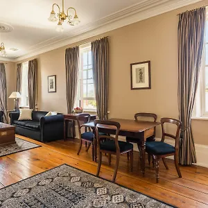 Grand Old Duke Aparthotel Hobart